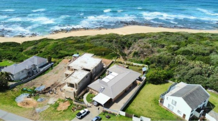 To Let 4 Bedroom Property for Rent in Winterstrand Eastern Cape